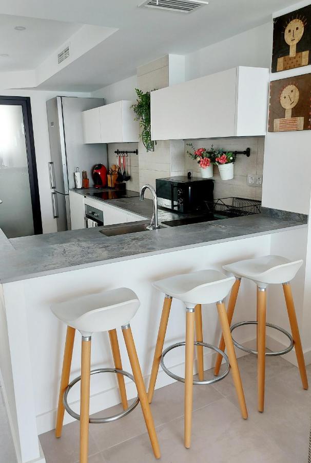 Exclusif Appartement En 1Er Ligne, Vue Imprenable, Piscine, Parking Prive A Playa Mucha Vista, Alicante Ел Кампело Екстериор снимка