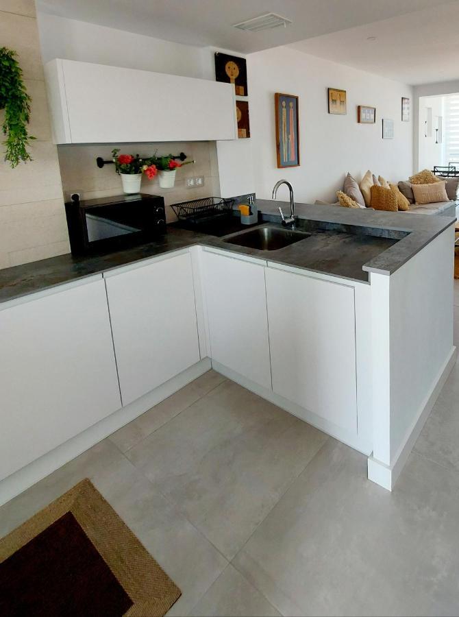 Exclusif Appartement En 1Er Ligne, Vue Imprenable, Piscine, Parking Prive A Playa Mucha Vista, Alicante Ел Кампело Екстериор снимка