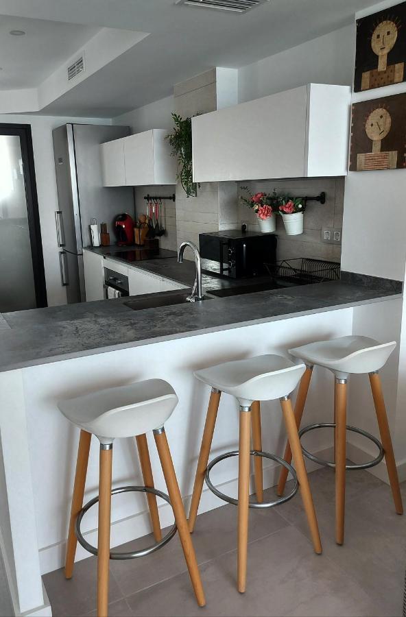 Exclusif Appartement En 1Er Ligne, Vue Imprenable, Piscine, Parking Prive A Playa Mucha Vista, Alicante Ел Кампело Екстериор снимка