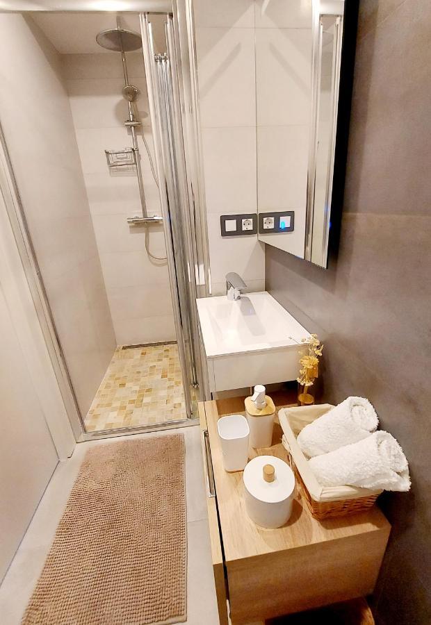 Exclusif Appartement En 1Er Ligne, Vue Imprenable, Piscine, Parking Prive A Playa Mucha Vista, Alicante Ел Кампело Екстериор снимка