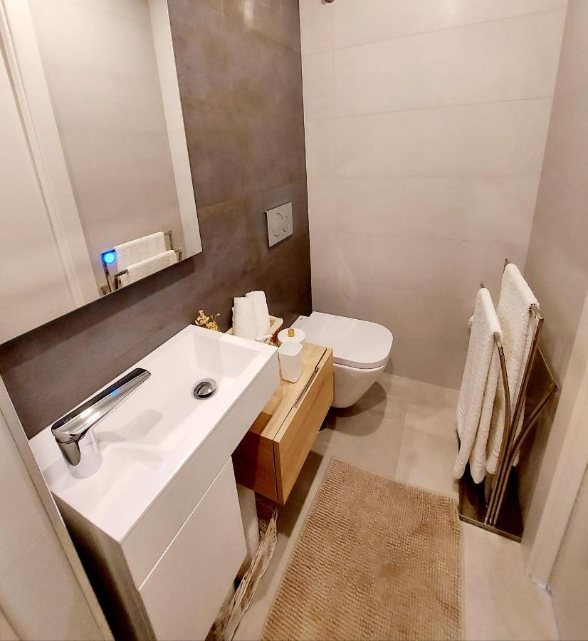 Exclusif Appartement En 1Er Ligne, Vue Imprenable, Piscine, Parking Prive A Playa Mucha Vista, Alicante Ел Кампело Екстериор снимка